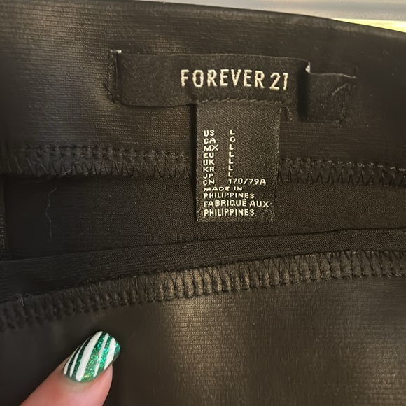 NWOT faux leathered shirt from forever 21 Large - Picture 2 of 2